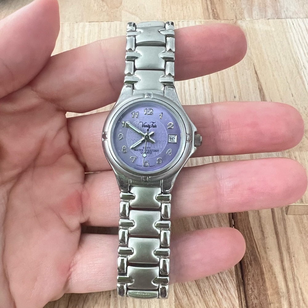 Vanity fair ladies lavender purple silver tone dress watch NEW BATTERY